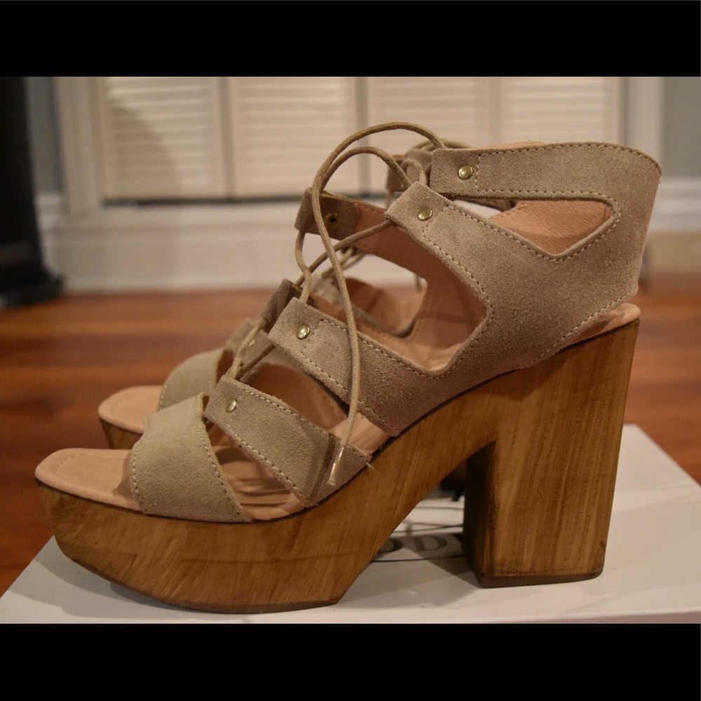 Steve Madden Korra Heel NEW